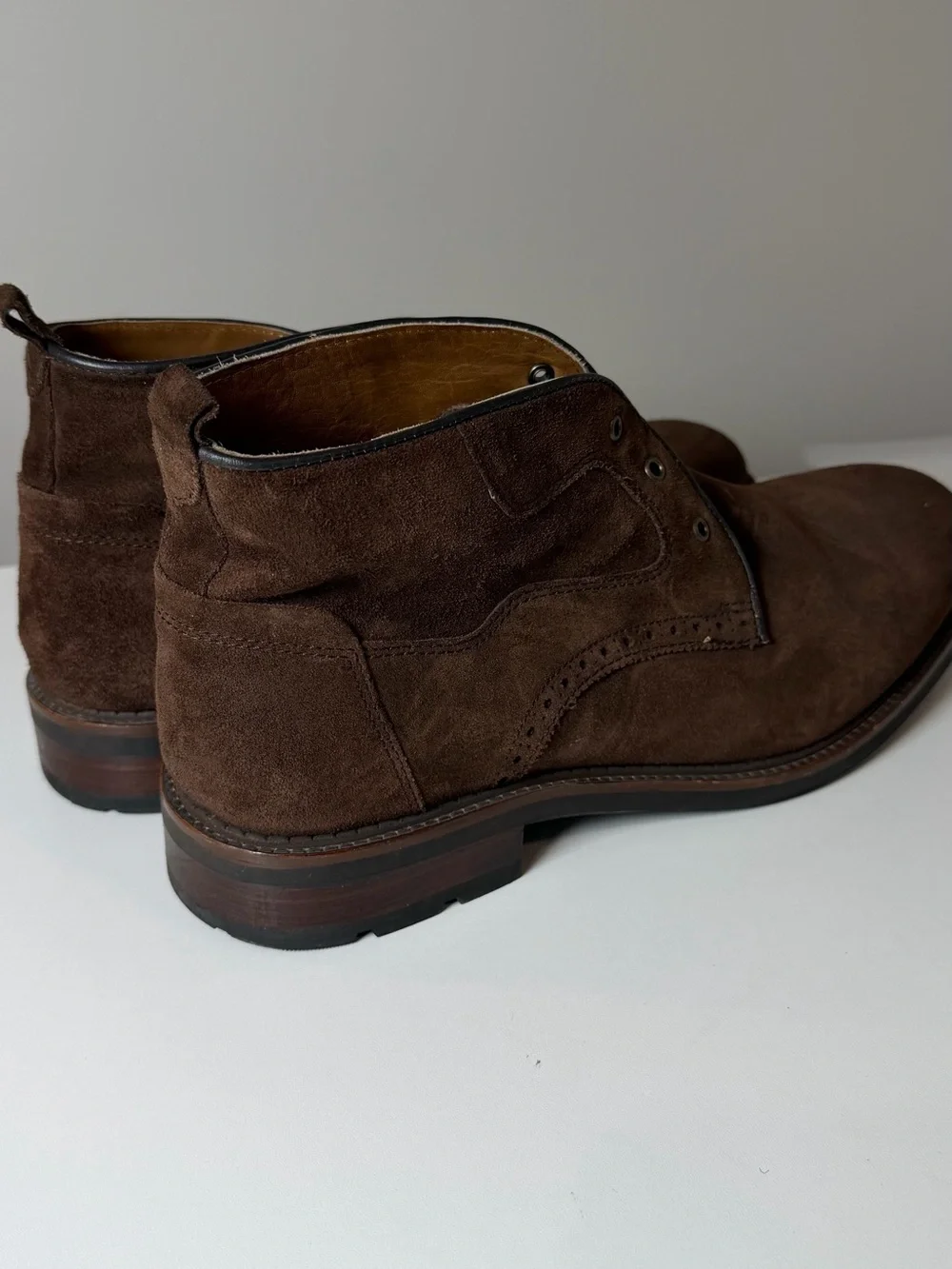 NEW Johnston & Murphy Fullerton Size 11 Genuine Suede Leather Boots Vibram Sole
